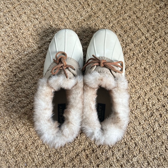 Never worn Sperry topsider winter low cut boots size 7.5 US - Picture 2 of 3